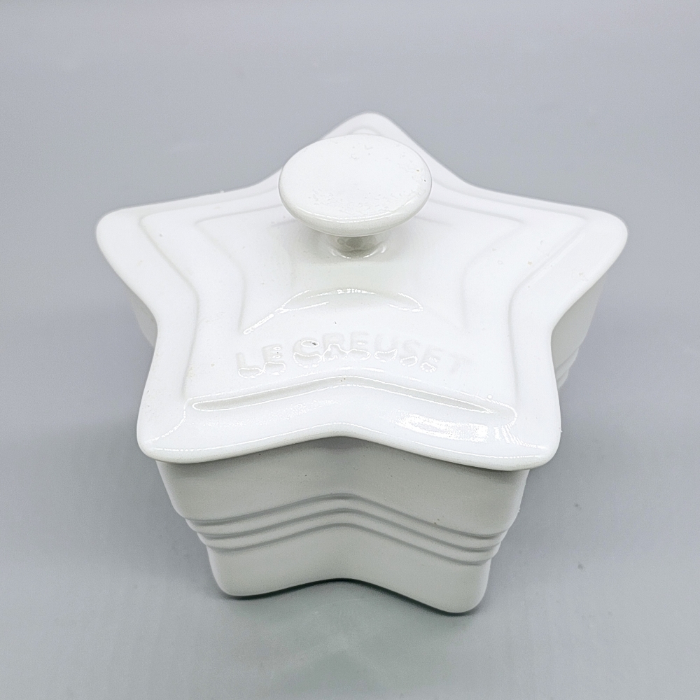 Le Creuset Star Shaped Ramekin With Lid 09-28